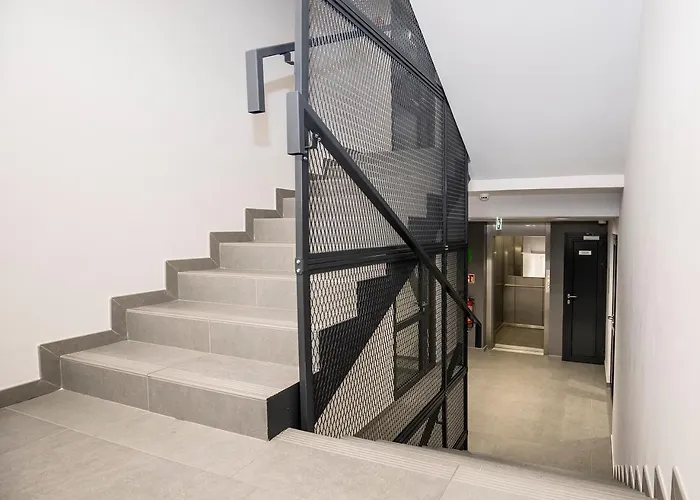 公寓式酒店 My 1st Place