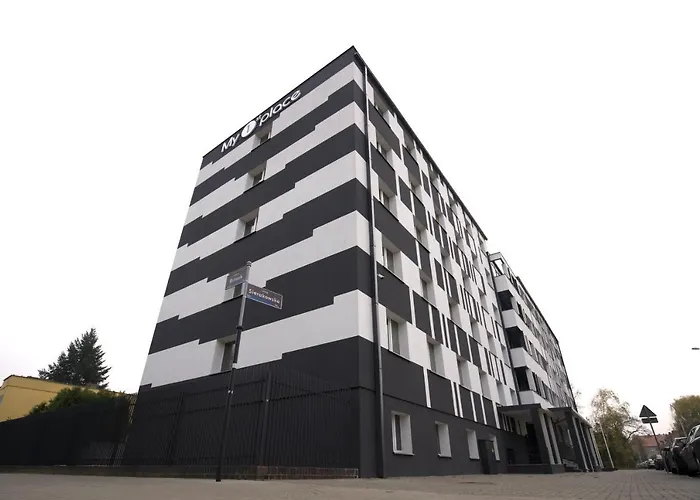 公寓式酒店 My 1st Place