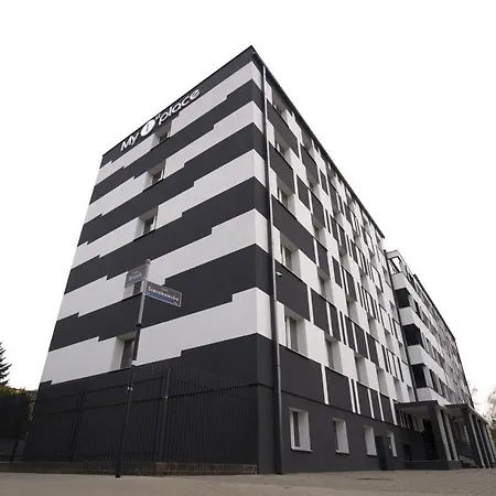 Aparthotel My 1st Place