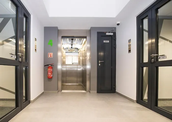 My 1st Place Lägenhetshotell Poznań