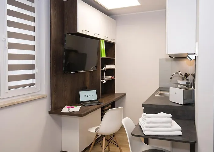 My 1st Place Lägenhetshotell Poznań