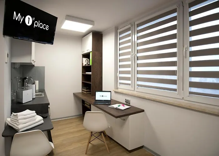 My 1st Place Lägenhetshotell Poznań